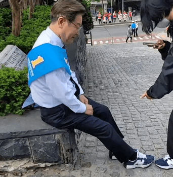 0b13b9a9dd8d25c1e65a537caf36c017.gif