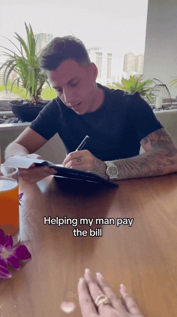 147c0cec38a65cae1ee66e9f34e229b9.gif