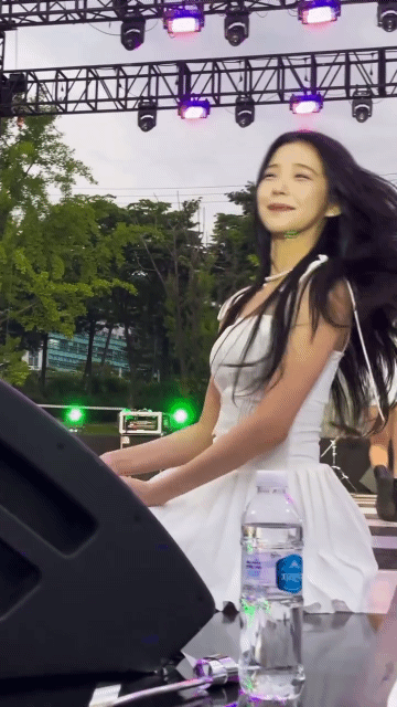 16544b4a65ae00c9e8cd445f1389599e.gif