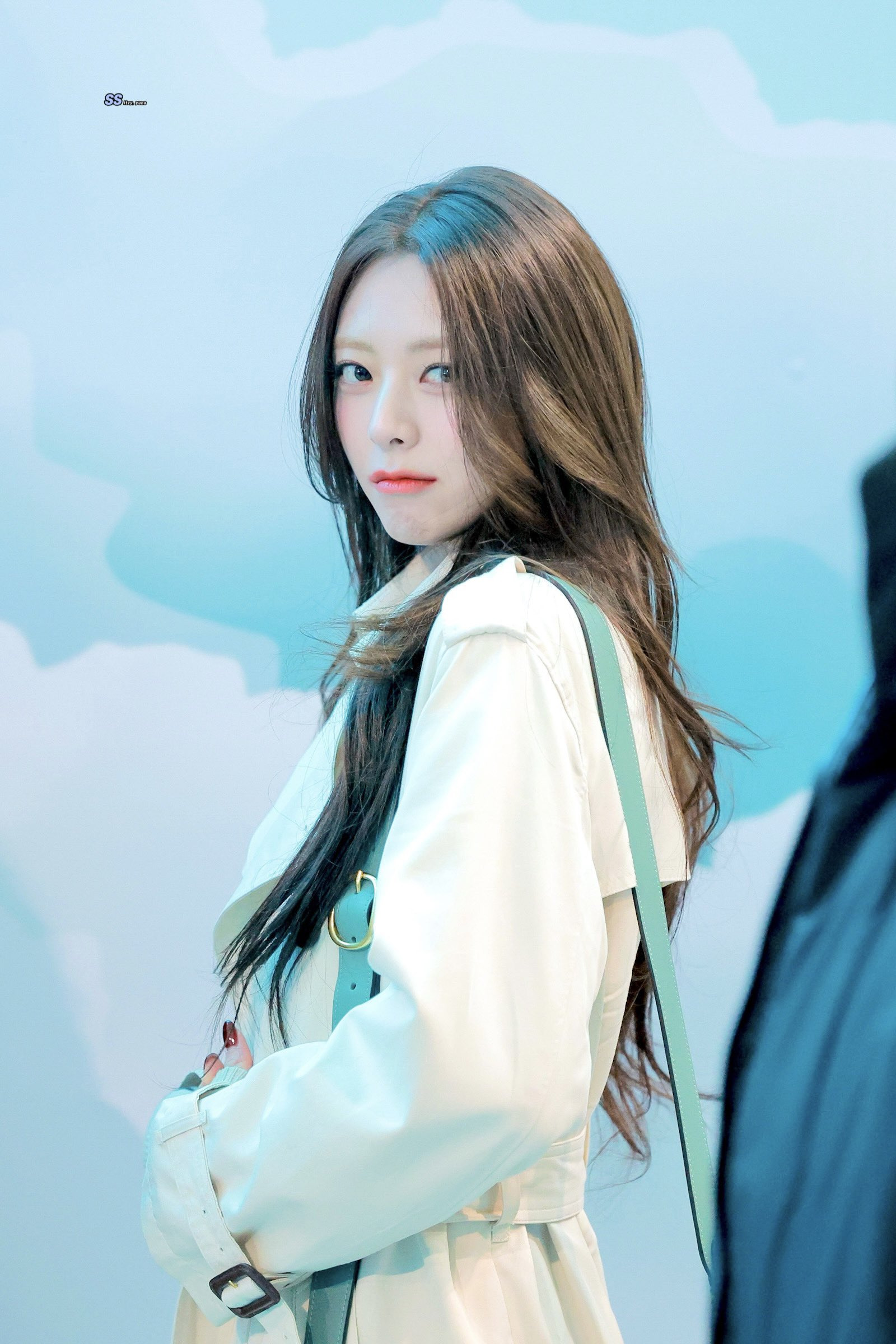 1abe7ea85946ea2ffda6e46ed0b8827d.jpg