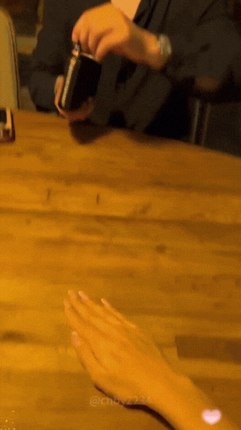 22e35376e34f46b0e1cbbb630a6a8d75.gif