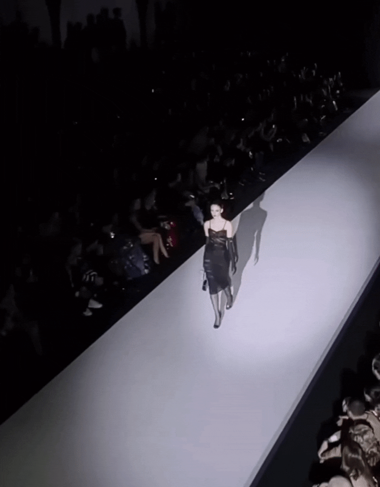 3a0cebbfe45c9812ea524aaa5d554f31.gif