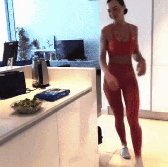 3c045fe9a0c90f94eafad0f5ddf915da.gif