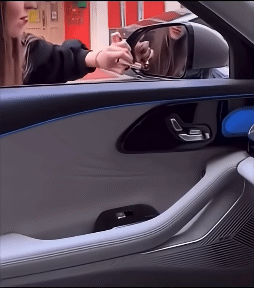46d6e40893d0104aca6c3c09f9faf74c.gif