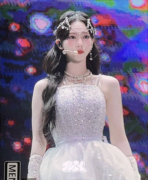 5ed8ee7fb1f19fcd83507f92adcb2bfb.jpg