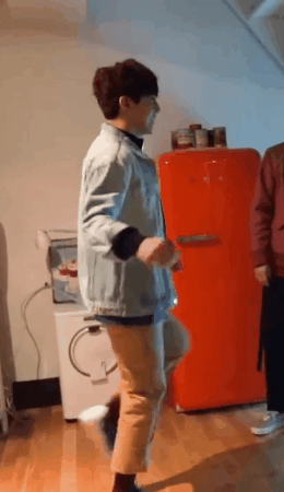 6f45fd346fac7282cb98ebafcaefbe83.gif
