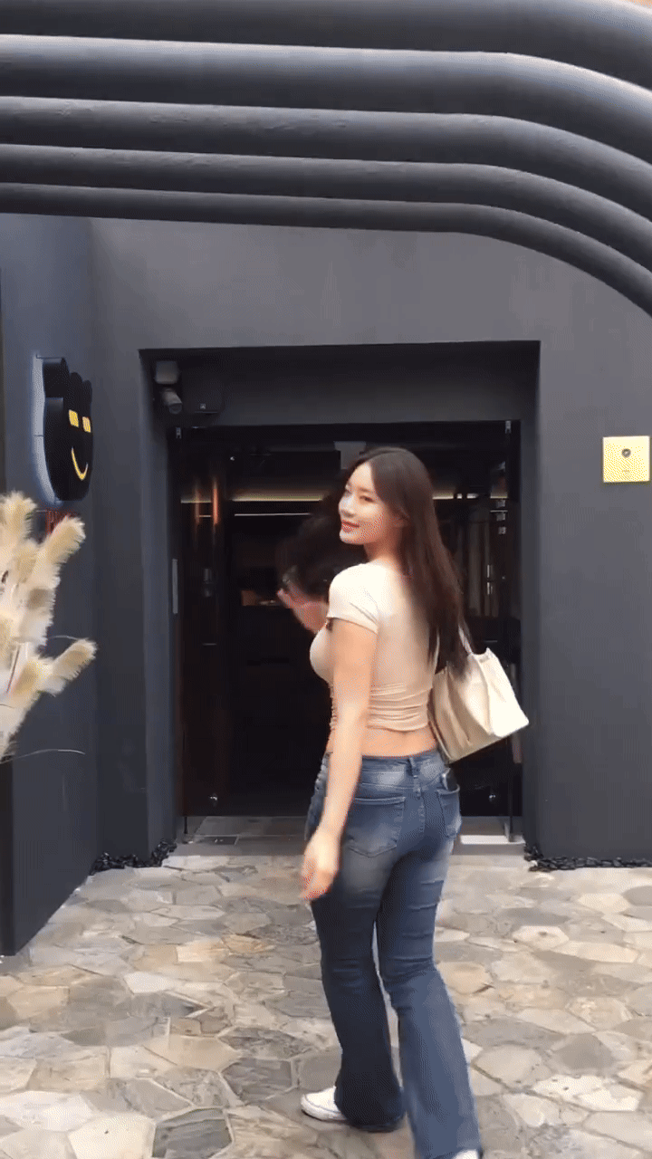 8faea828e826a4c30e635a39a054c4fa.gif