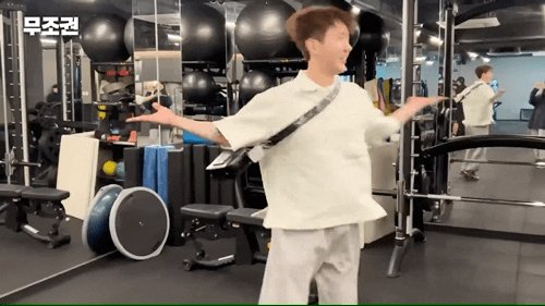 a7c73fe7144a8fb1028cff9d1cd512be.gif