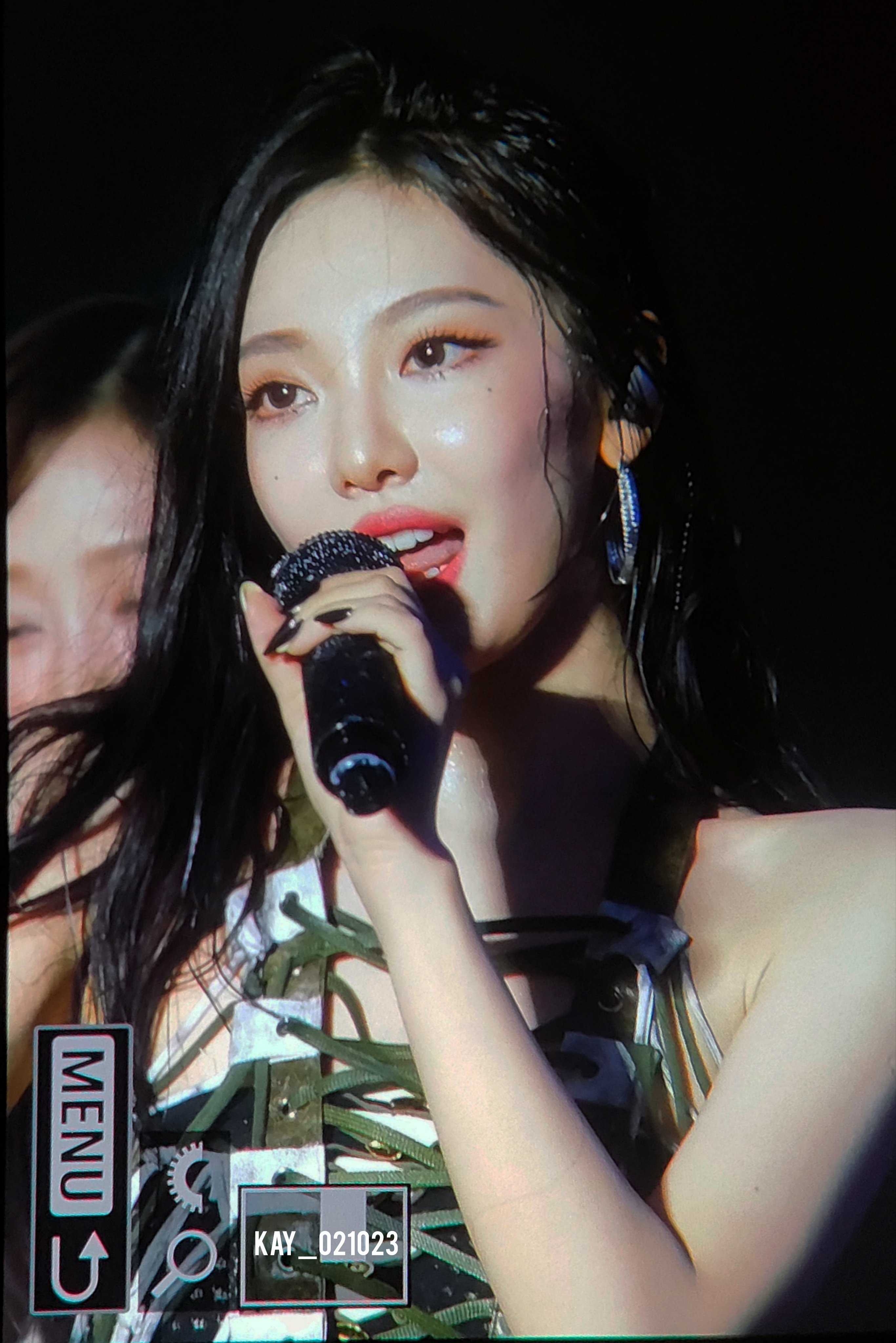 d6a98ddab7234dcd997677afdf9fa543.jpg