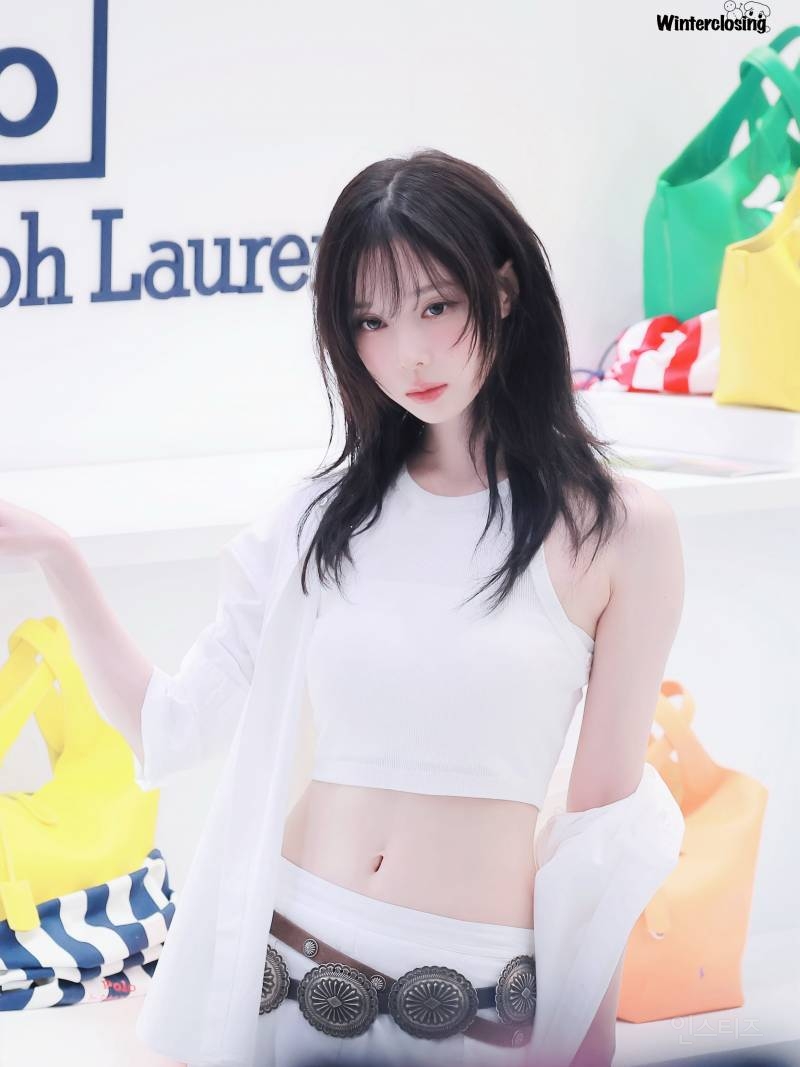 f935e7b52ee3d3c480aad7712fbc65c1.jpg